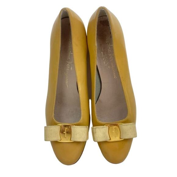 SALVATORE FERRAGAMO Vera Bow Patent Pump 6 B - Picture 3 of 13